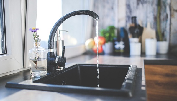 kitchen-sink-hot-water